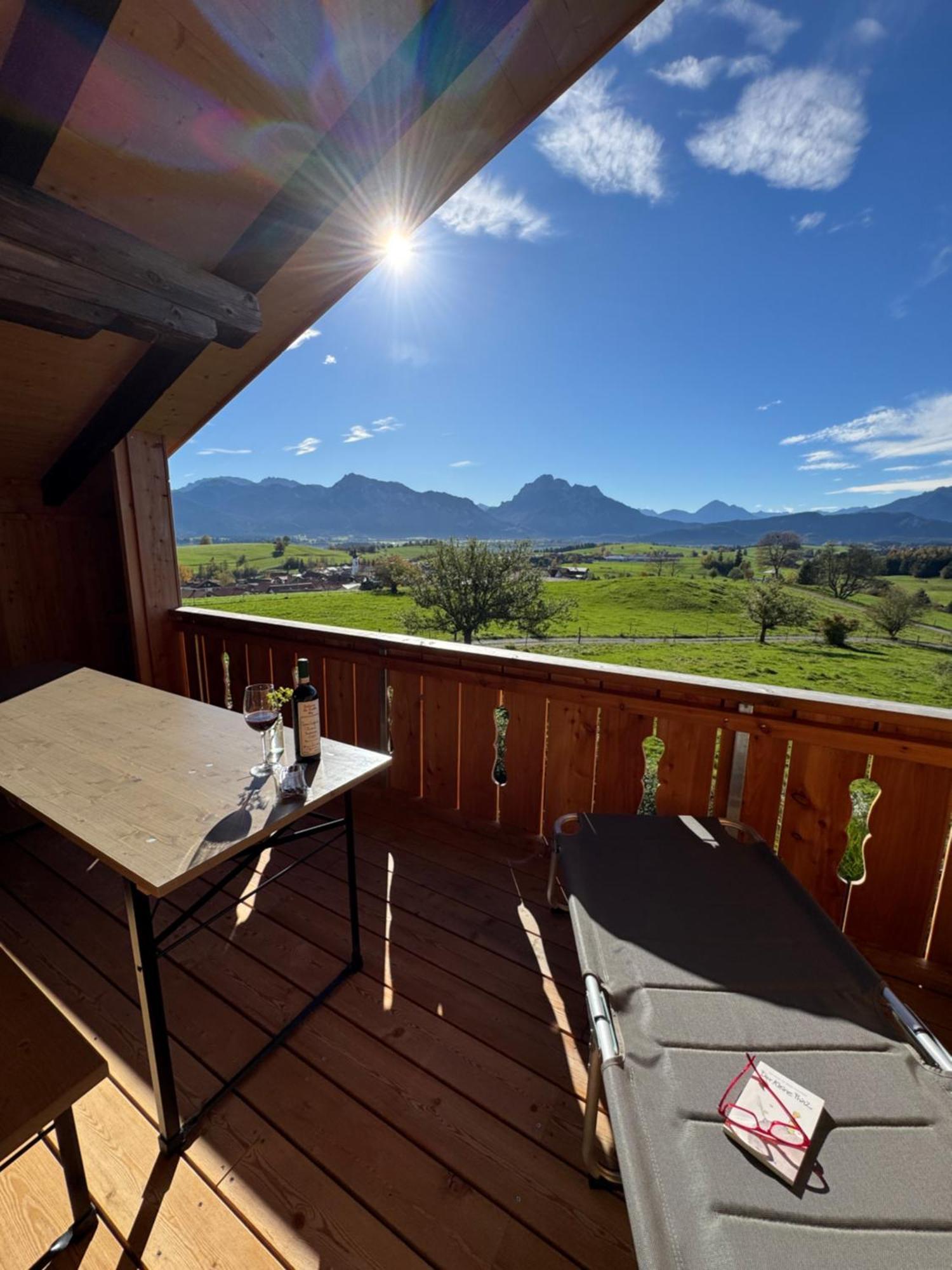 Chalet - Ferienwohnungen - Biohof Stoeger - Panoramasuedbalkon - Grandiose Aussicht Auf See, Berge Und Schloss Neuschwanstein Rieden Eksteriør billede